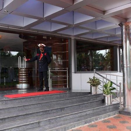 Nila Residency Hotel Shoranur Exterior photo